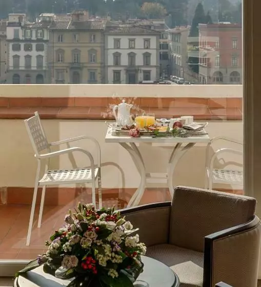 デラックスルーム, Plaza Hotel Lucchesi