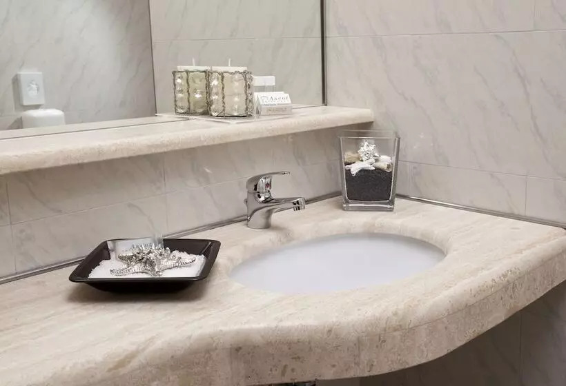 اتاق استاندارد چهار تخته, Ascot & Spa
