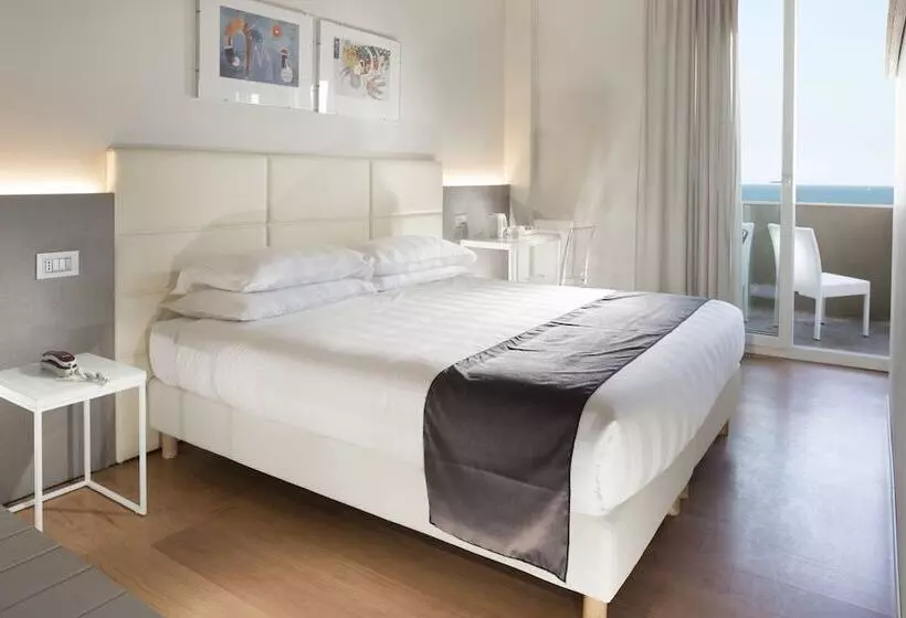 اتاق استاندارد با چشم‌انداز دریا, Ascot & Spa