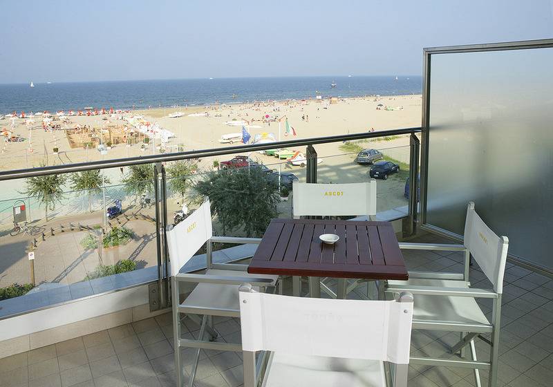 דירת חדר נוף לים, Ascot & Spa