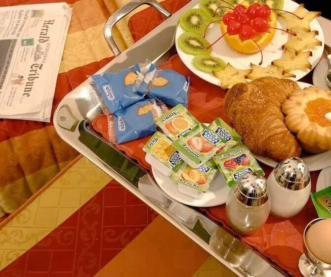 スタンダードトリプルルーム, Bologna