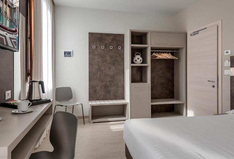 Номер Superior, Boston