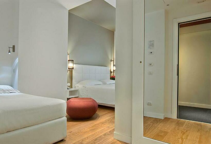 标准三人间, Caravel