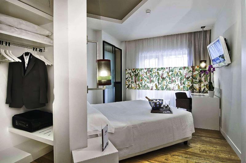 Habitación Estándar, Caravel