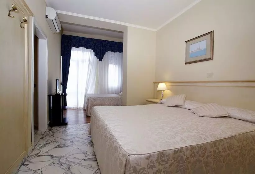 اتاق استاندارد سه نفره, Coluccini