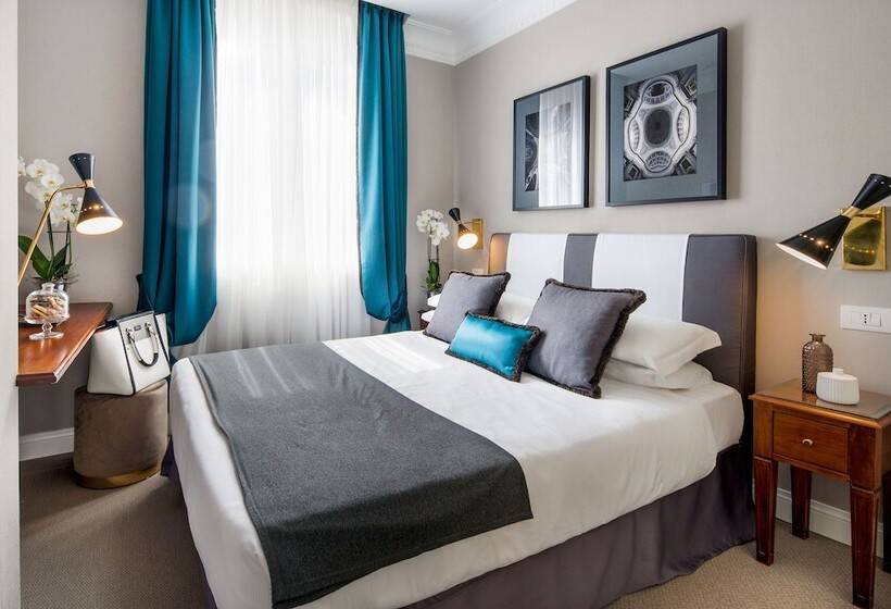 Camera Standard, Condotti Boutique