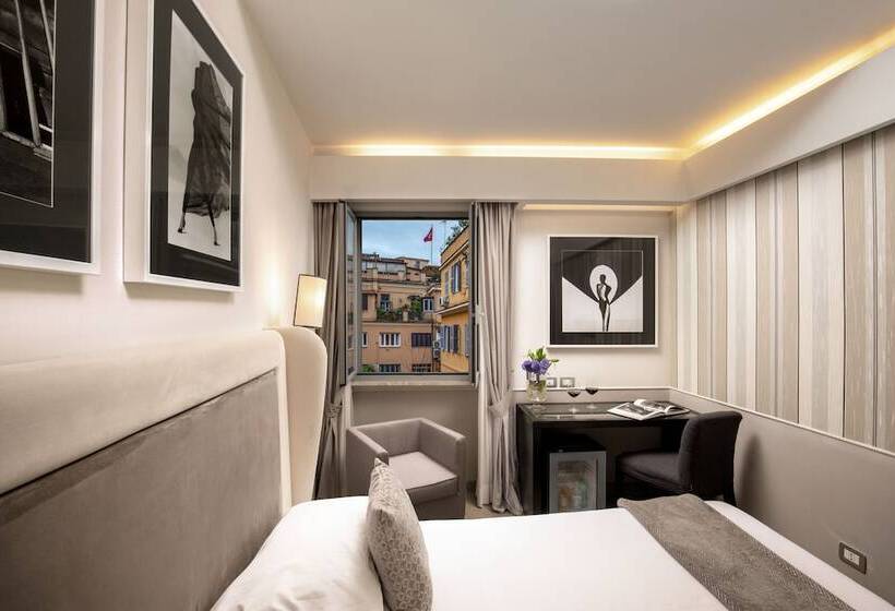 Camera Standard, Condotti Boutique