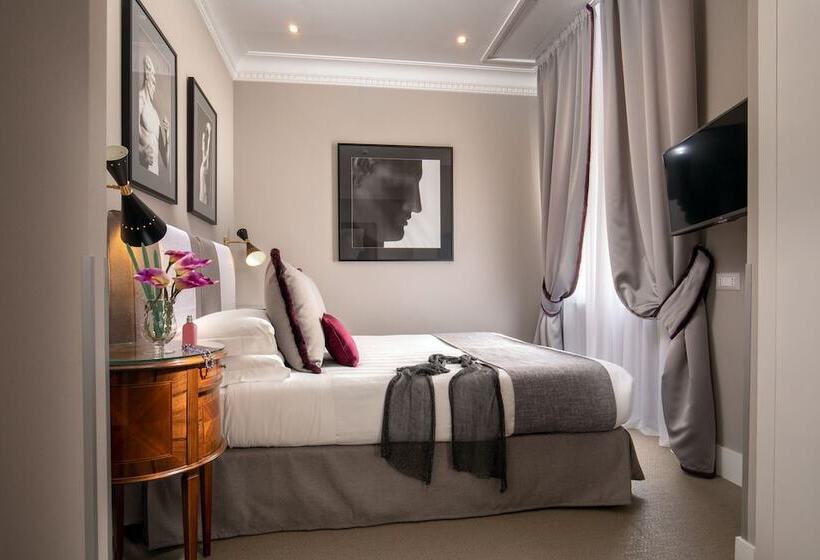 Camera Superiore, Condotti Boutique