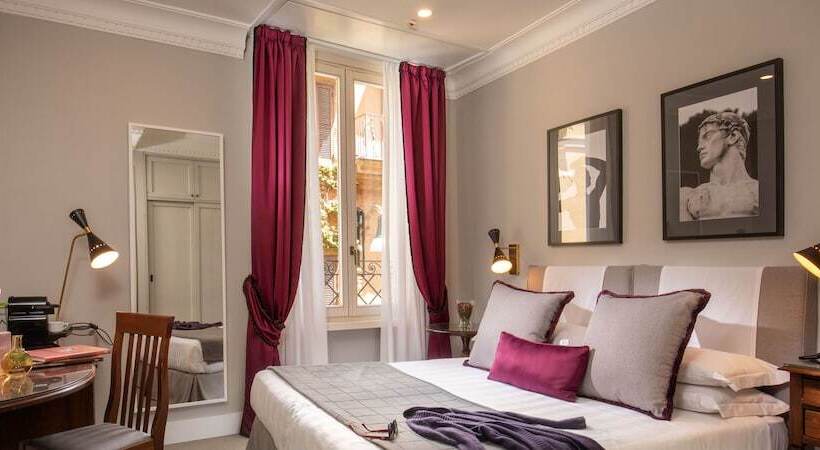 Camera Superiore, Condotti Boutique