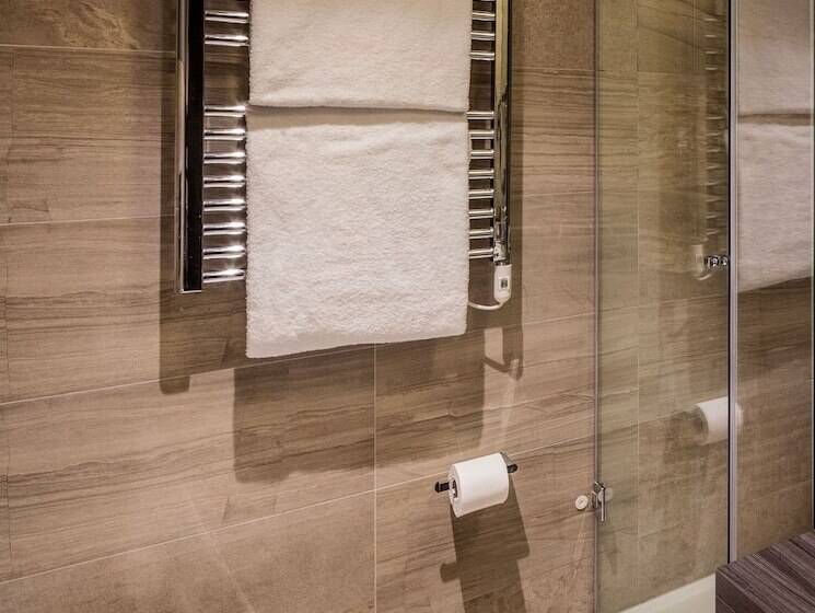 Camera Standard, Condotti Boutique