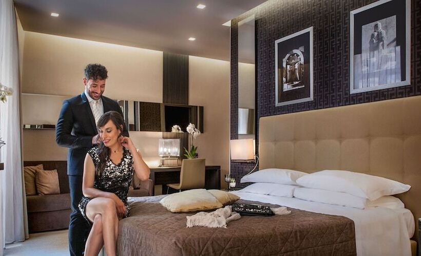 Camera Superiore, Condotti Boutique