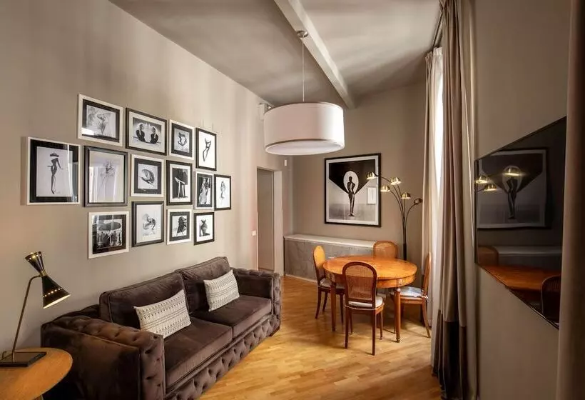 Appartamento 1 Camera da Letto, Condotti Boutique