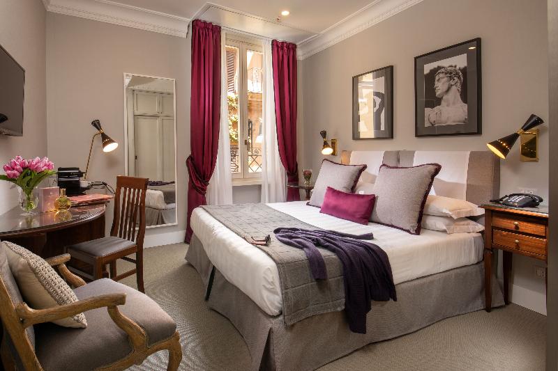 Camera Standard, Condotti Boutique