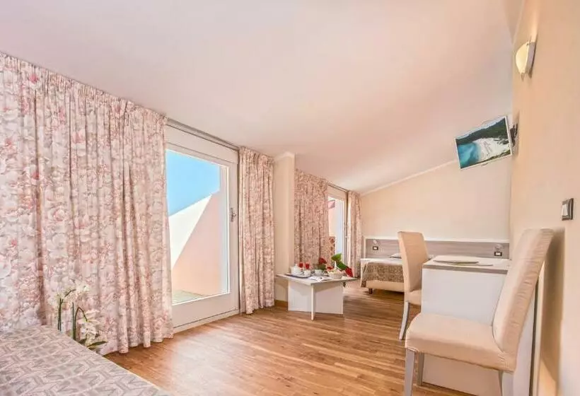 Standard-huone, Fabricia