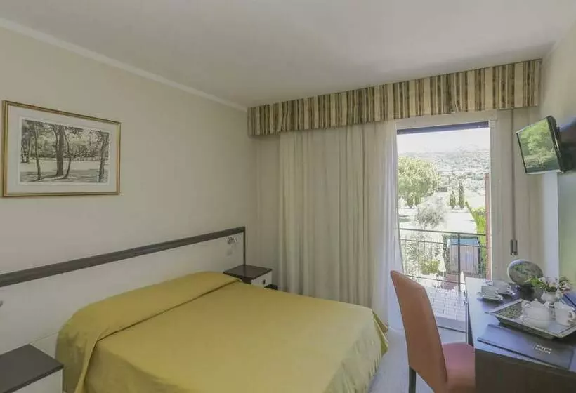 Standard-huone, Fabricia