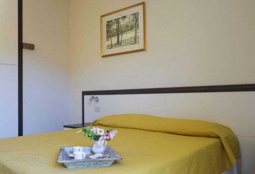 连接 1 卧室公寓, Fabricia