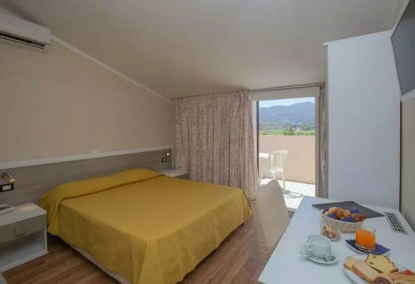 Economy-huone, Fabricia