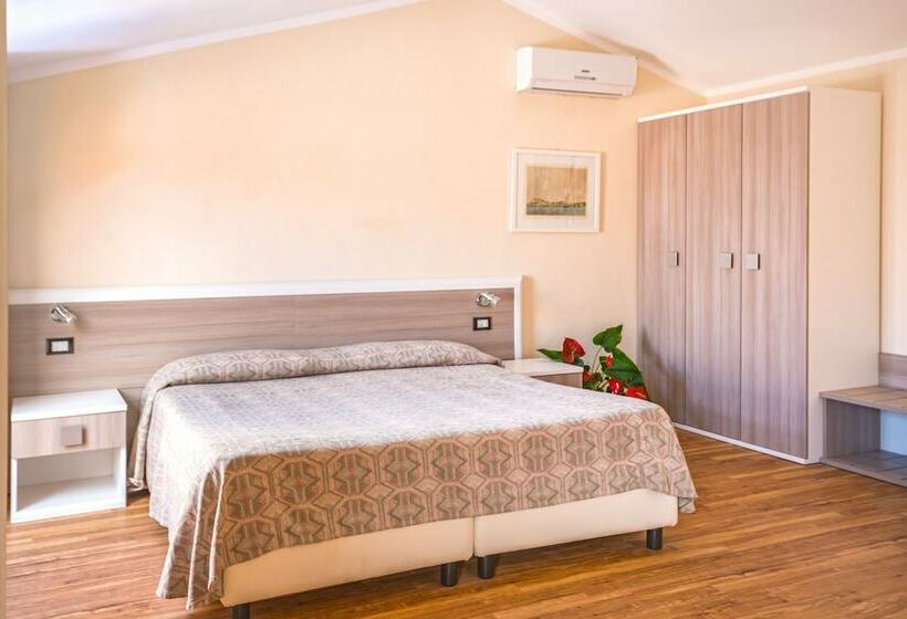 带海景的标准房, Fabricia