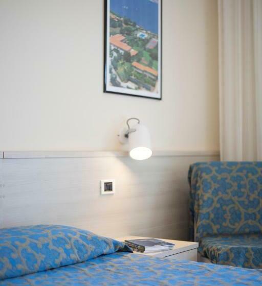 Triple Room Sea View, Fabricia