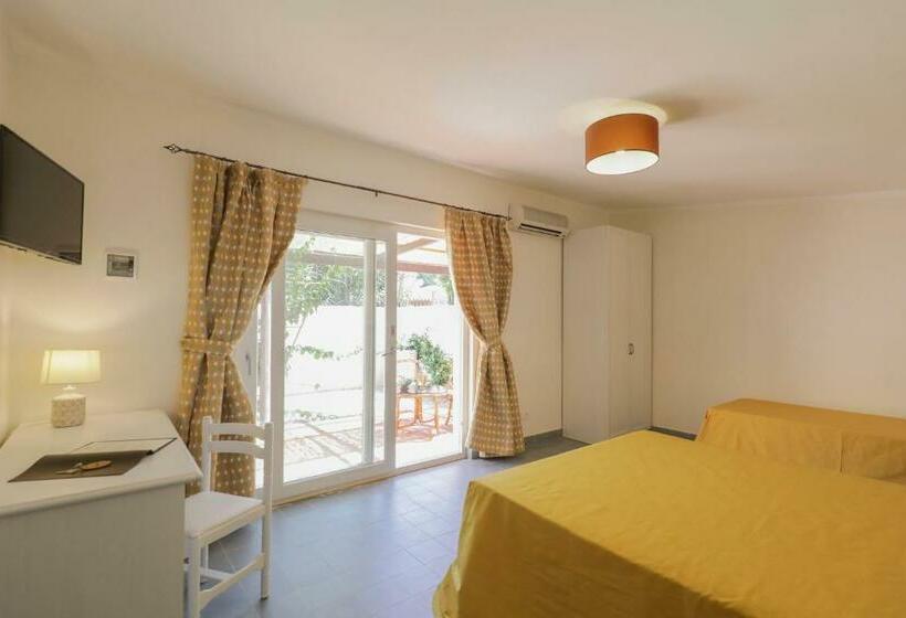 Triple Room Sea View, Fabricia