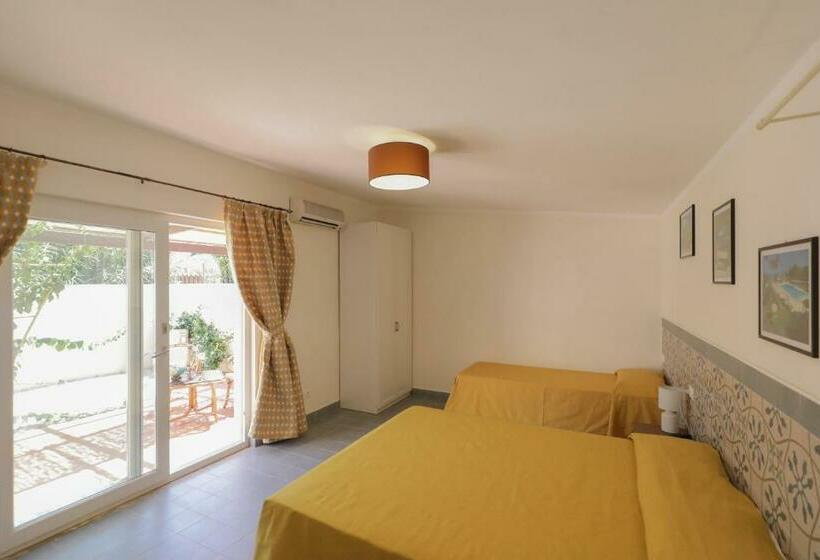 Triple Room Sea View, Fabricia