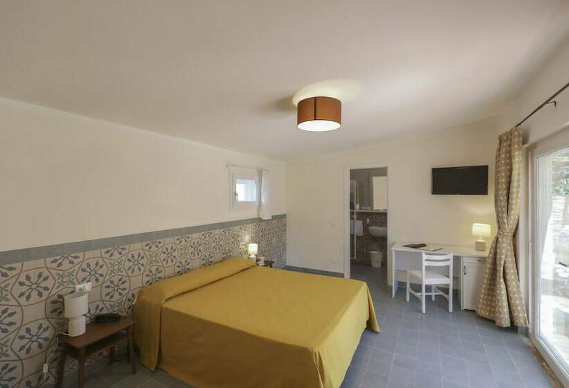 Triple Room Sea View, Fabricia