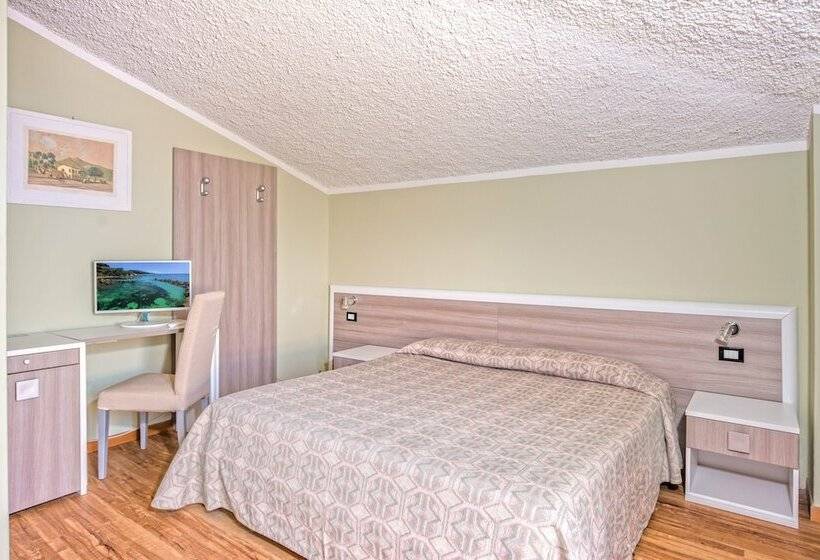 Triple Room Sea View, Fabricia