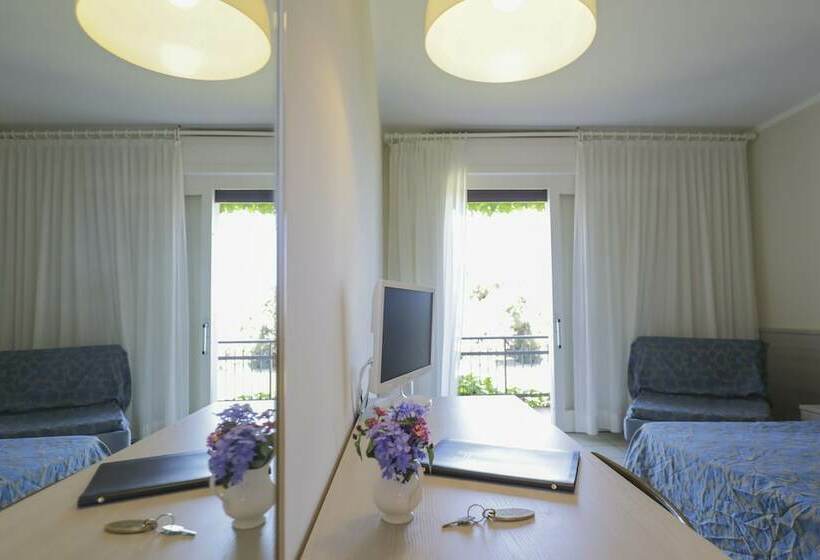 Triple Room Sea View, Fabricia