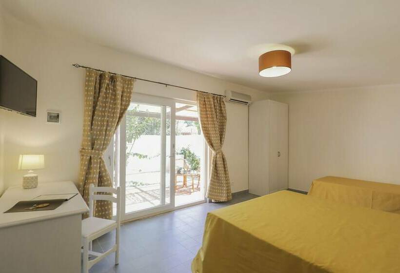 Triple Room Sea View, Fabricia