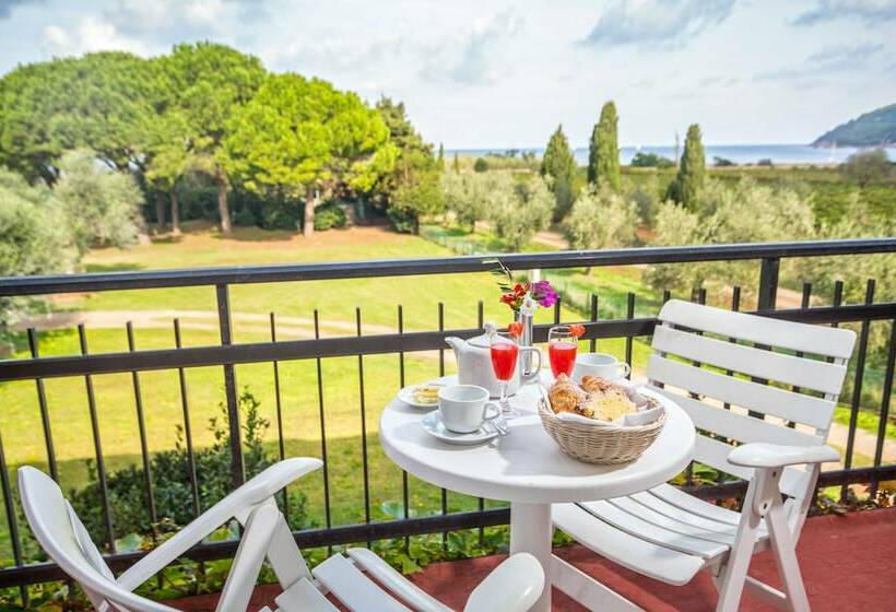 Triple Room Sea View, Fabricia