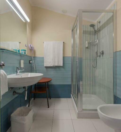 豪华海景房带阳台, Fabricia