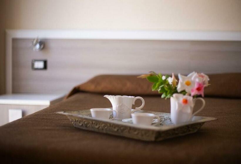 豪华海景房带阳台, Fabricia