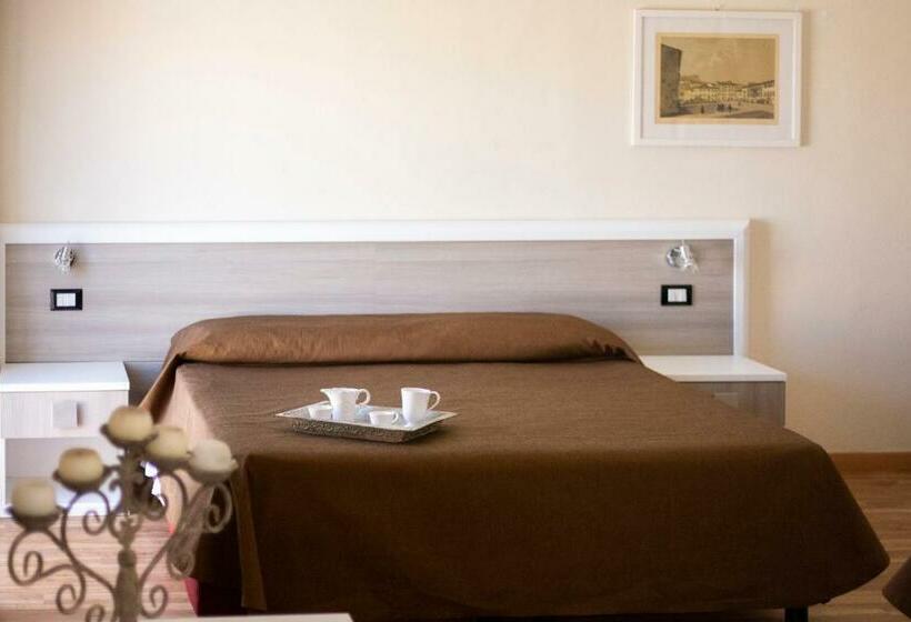 豪华海景房带阳台, Fabricia