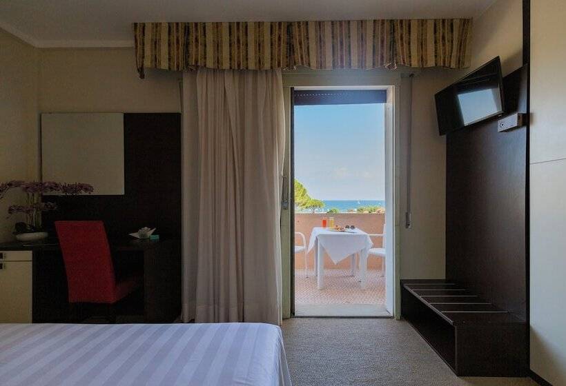 Triple Room Sea View, Fabricia