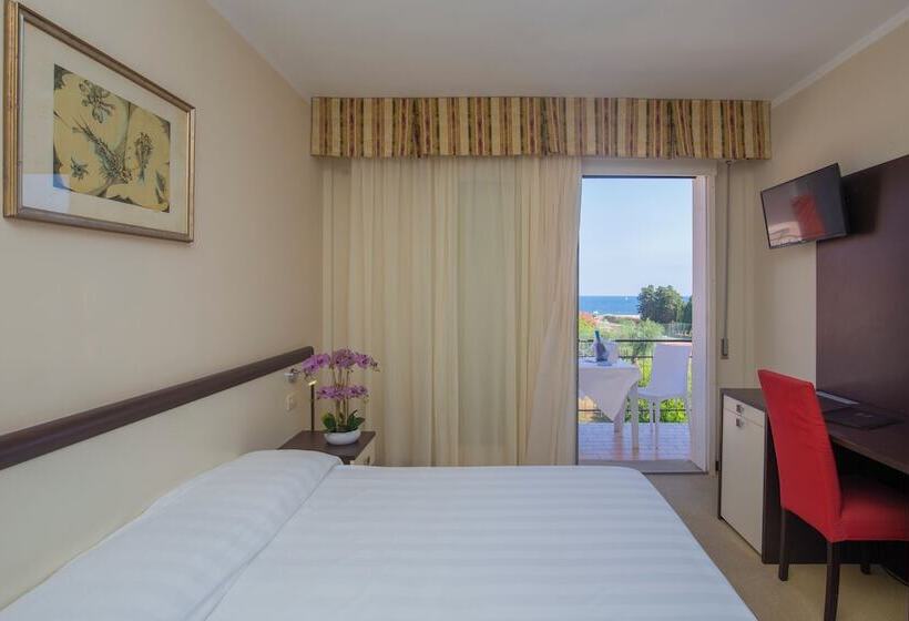 带海景的标准房, Fabricia