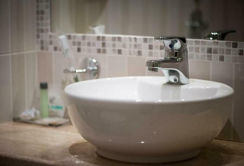 اتاق استاندارد یک نفره, Flora