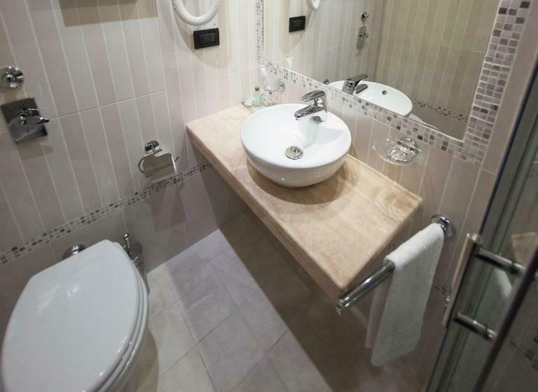 اتاق استاندارد, Flora