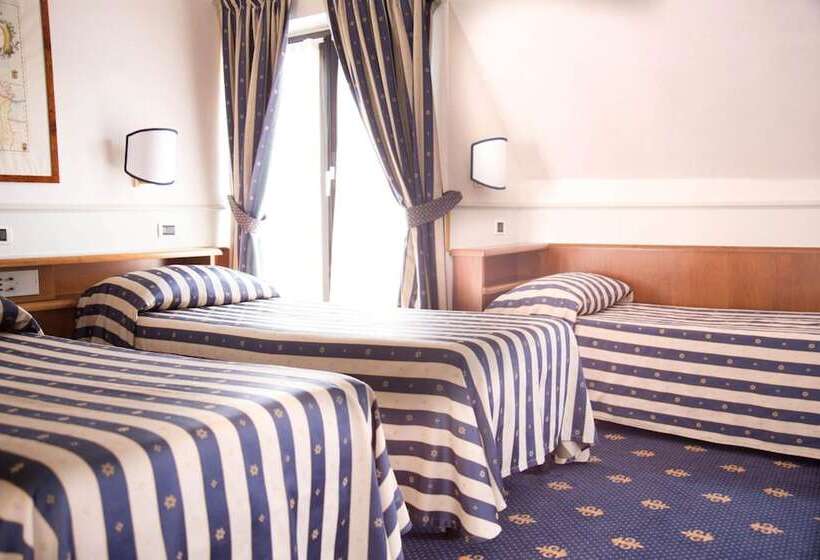 اتاق استاندارد سه نفره, Flora