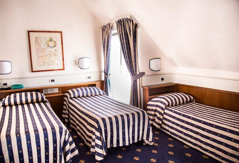 اتاق استاندارد سه نفره, Flora