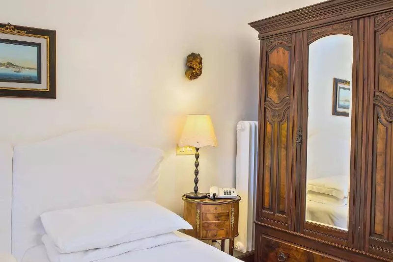 اتاق استاندارد, Fontana