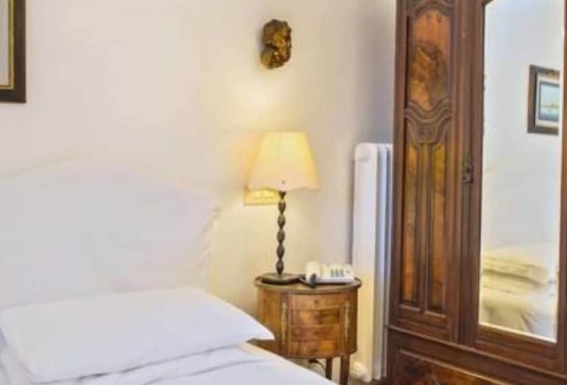 اتاق استاندارد یک نفره, Fontana