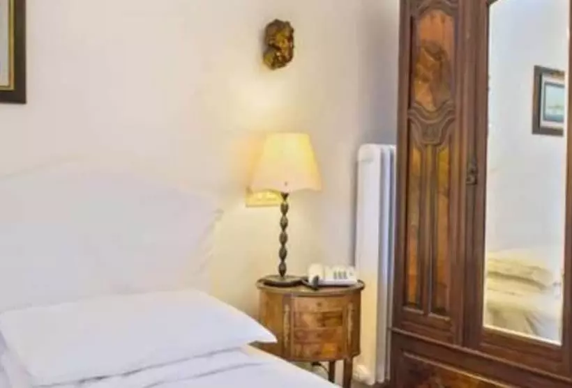 اتاق استاندارد یک نفره, Fontana