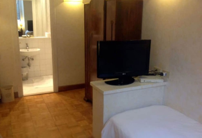 اتاق استاندارد یک نفره, Fontana