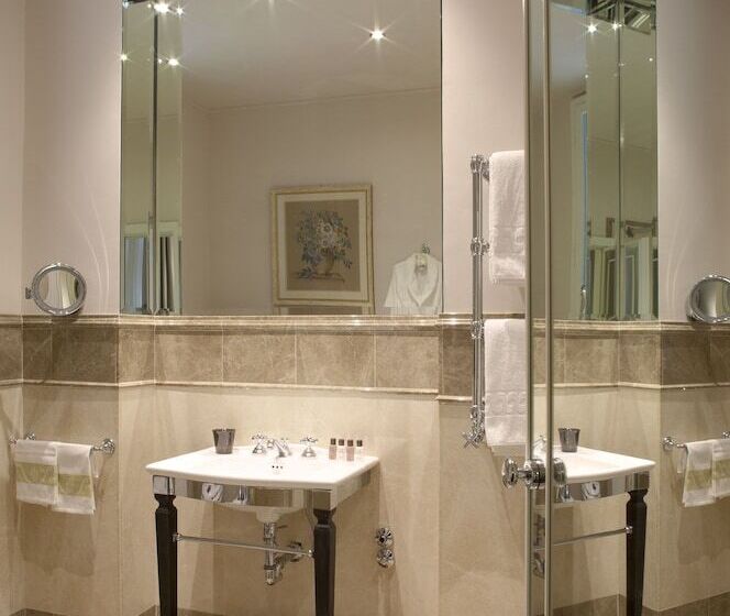 اتاق لوکس, Francia E Quirinale