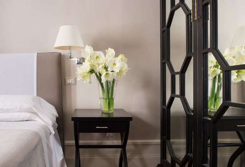 اتاق لوکس, Francia E Quirinale