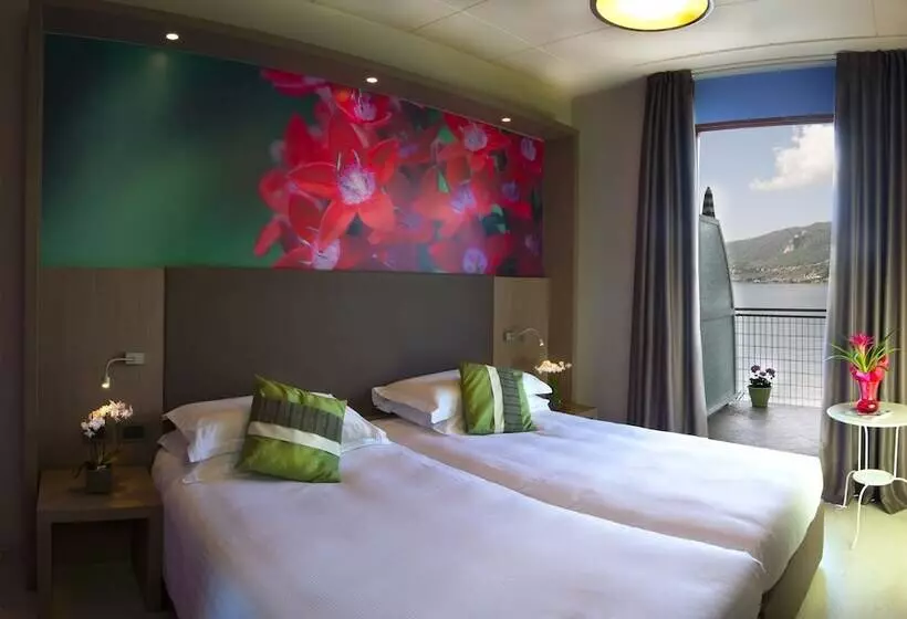 Superior room with lake view, Giardinetto