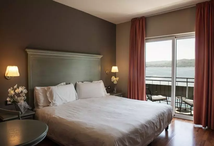 Superior room with lake view, Giardinetto
