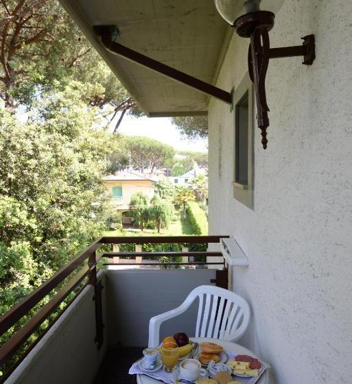 غرفة قياسية ثلاثية مزودة بشرفة, Giulio Cesare