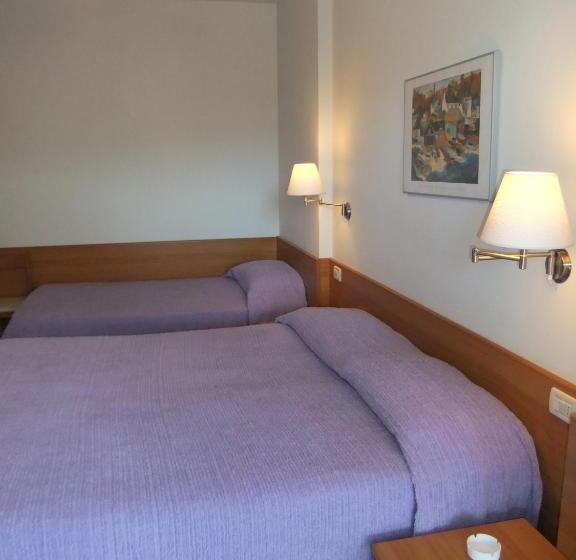 Comfort room with balcony, Giulio Cesare