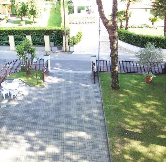 Comfort room with balcony, Giulio Cesare